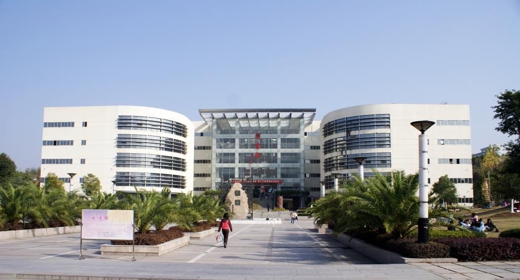 三峡大学在哪个位置