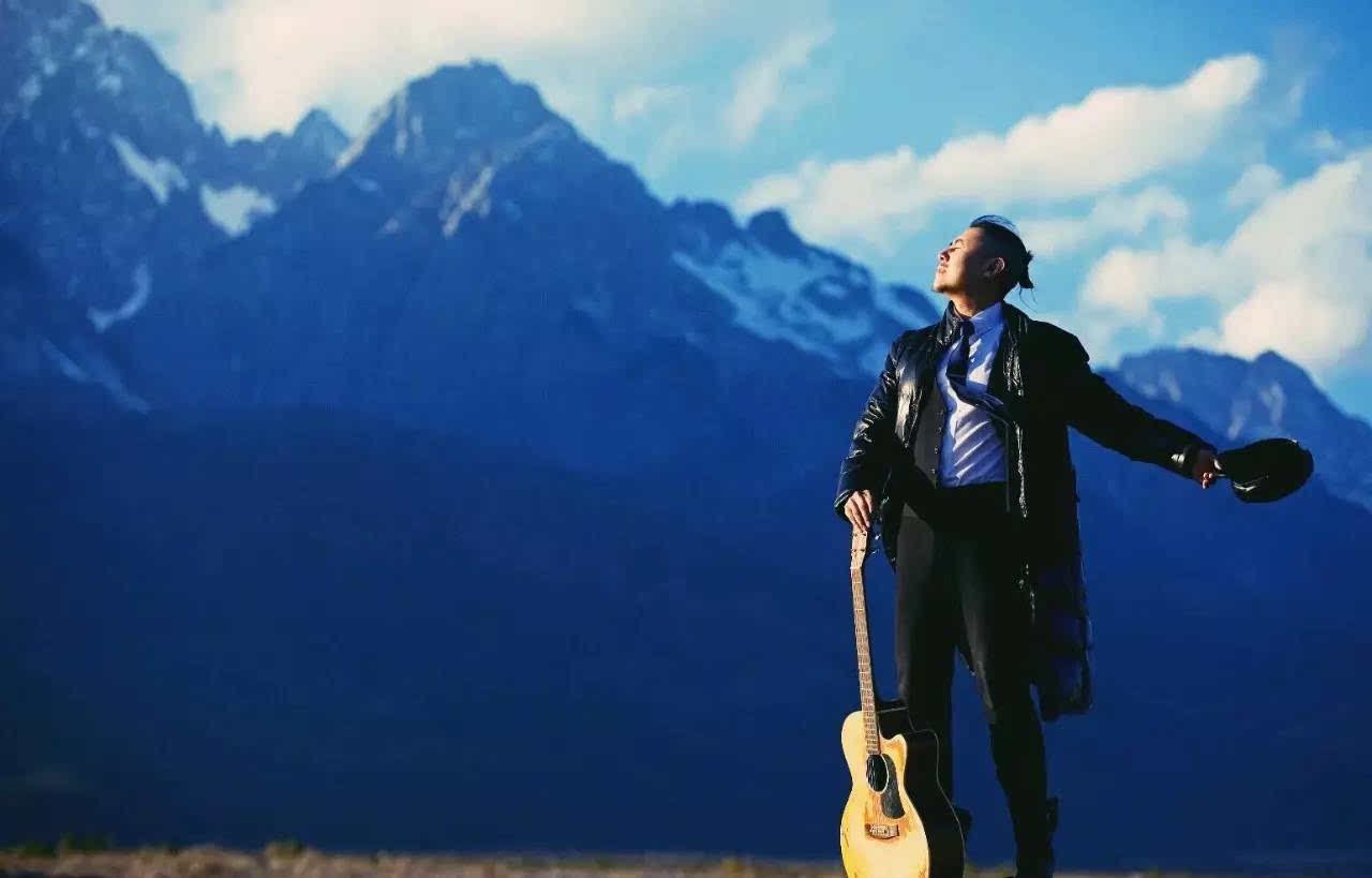 繁华落尽一场空,青山依旧笑春风出自哪里