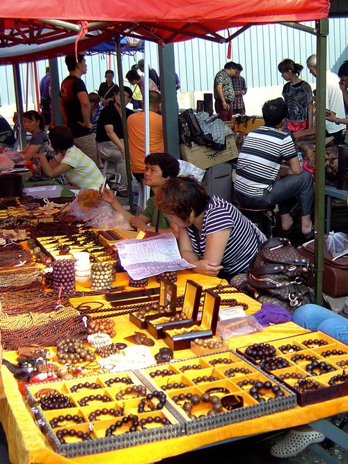 小武基红木早市的介绍