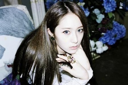 郑秀晶整容了吗