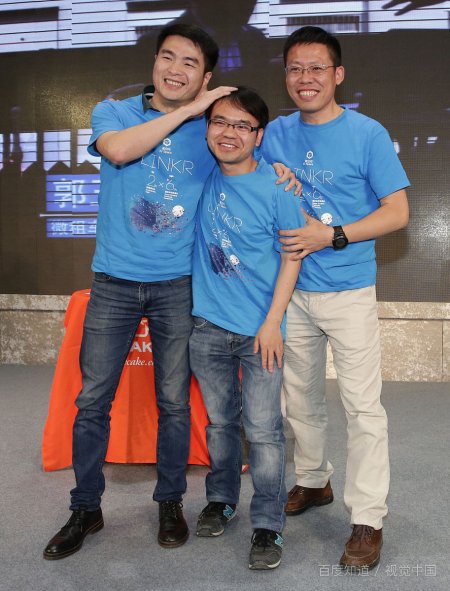 男生喜欢摸女孩子的头怎么回事?