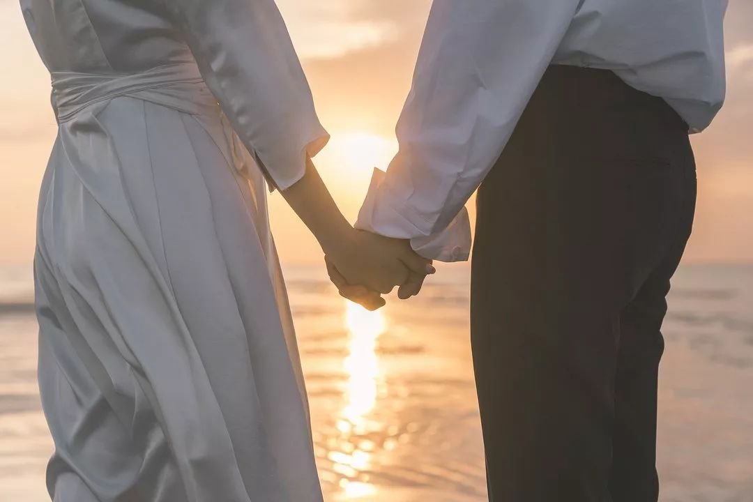 台铁出轨丈夫用身子护住妻子，这就是患难见真情吗？