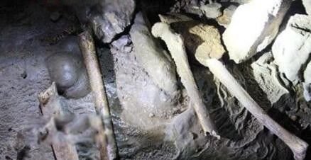 重庆鬼洞的图片里面有什么 内部尸骨之谜揭秘