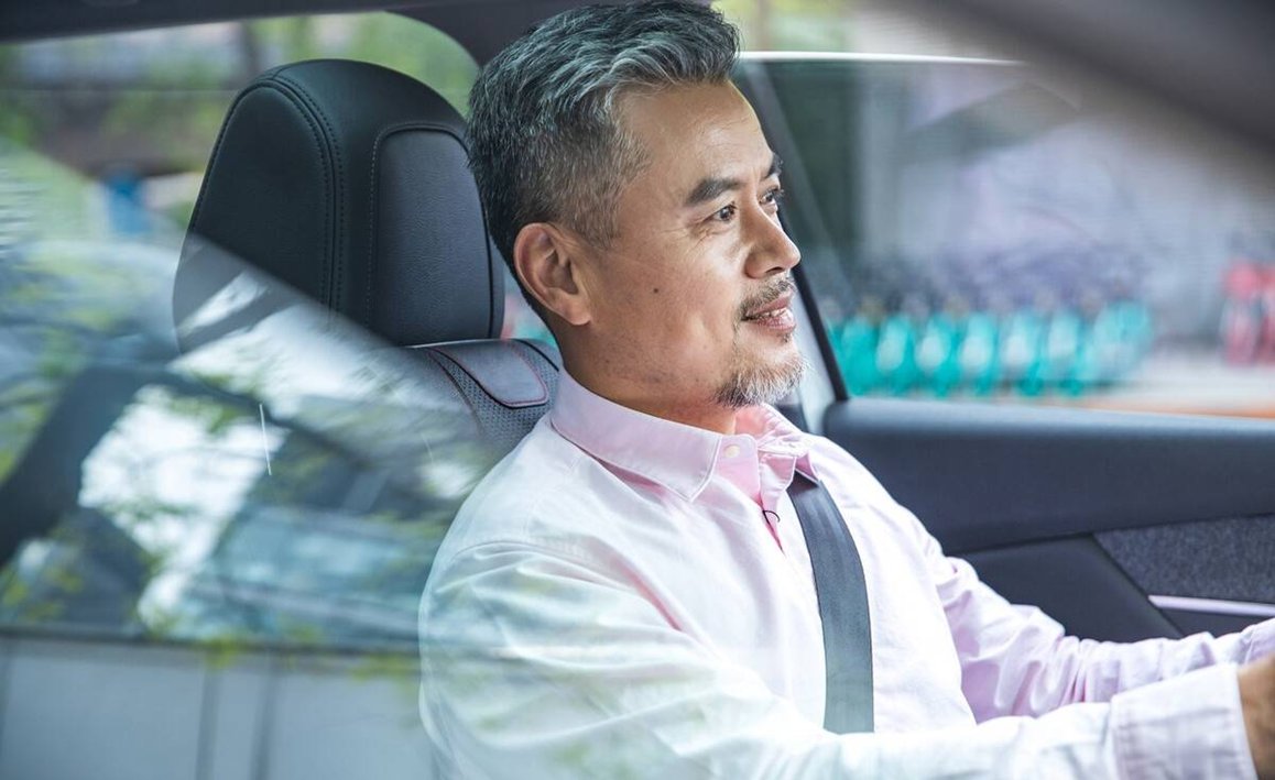 中国白领 蓝领 金领收入标准是什么？