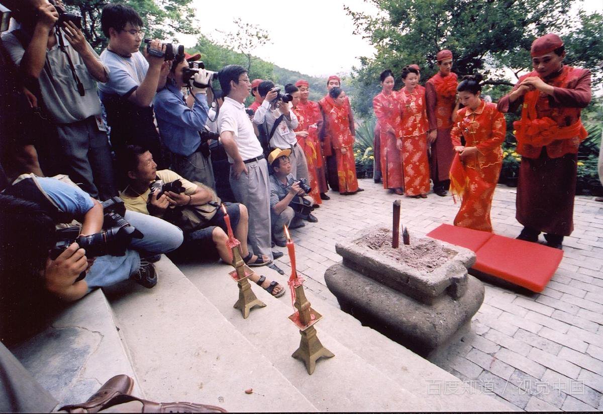 “天荒地老”的下一句是什么？