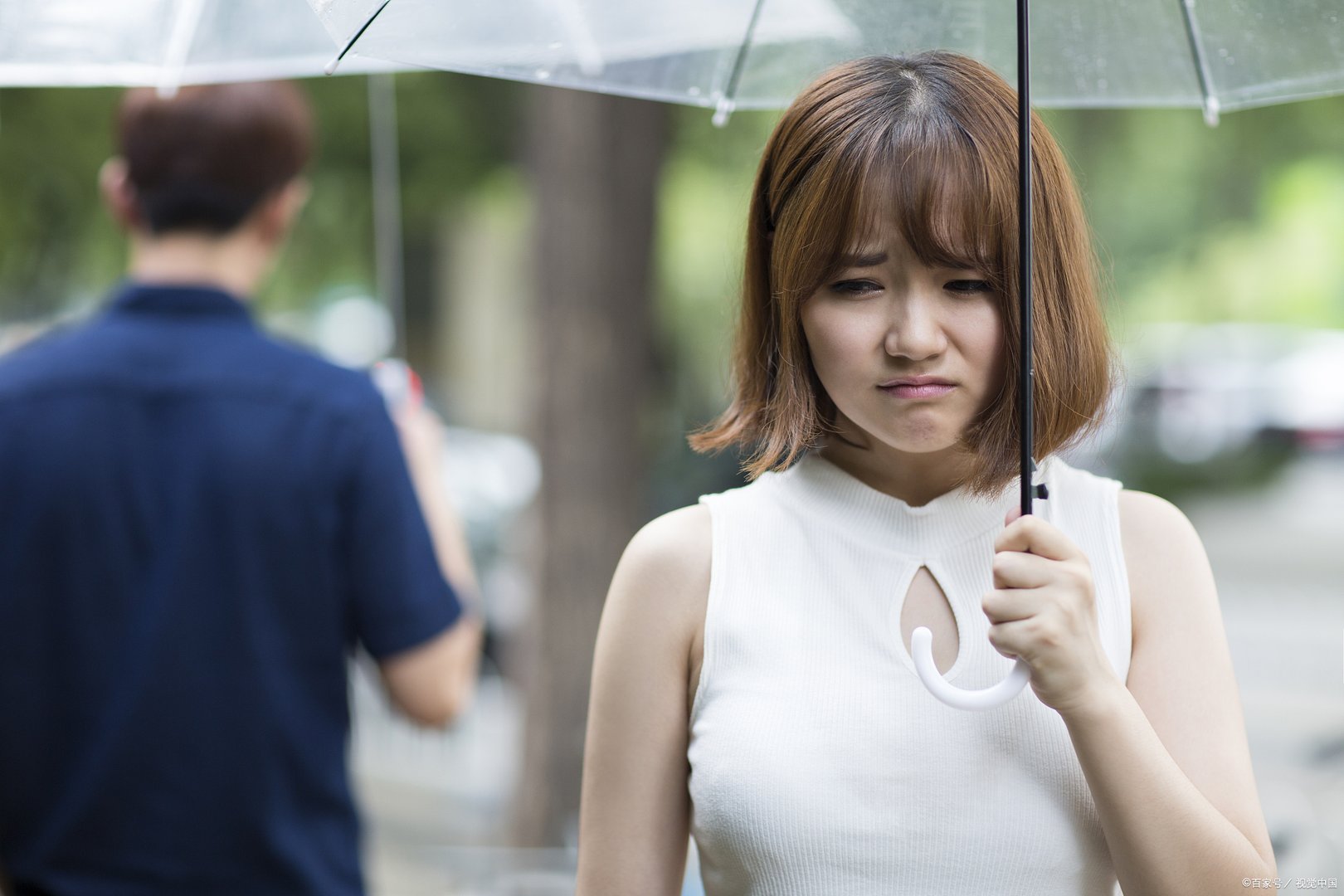 男友背叛了爱情,是不是该结束这段感情呢?