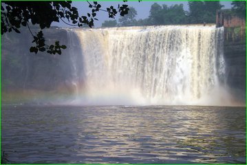 在瀑布下打坐,这样的修行有什么作用