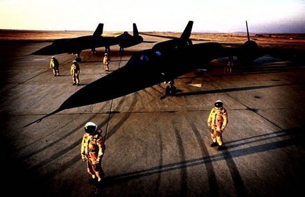 这黑家伙是世上最帅的战机？