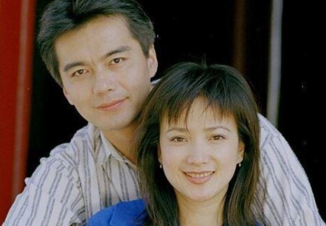 廖京生与何晴是夫妻吗？