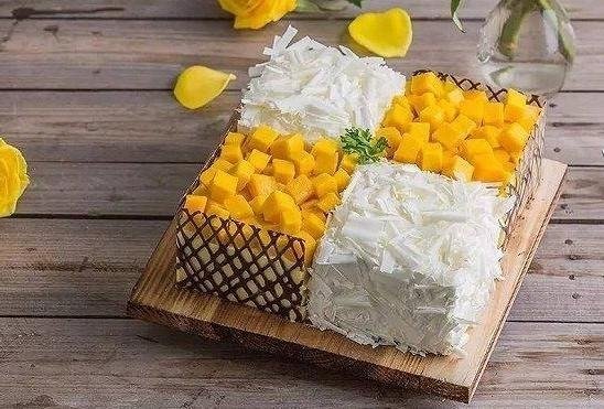 何炅代言的蛋糕品牌叫什么？