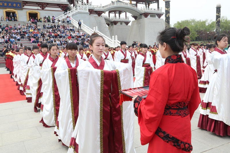 十八岁少女在古代称为什么？