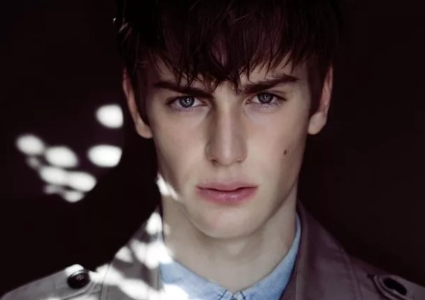 为什么说九零后是当代社会最尴尬的一个群体?