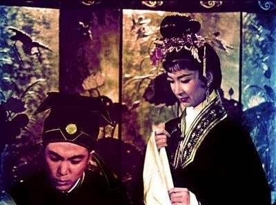 十里平湖霜满天寸寸青丝愁华年的意思