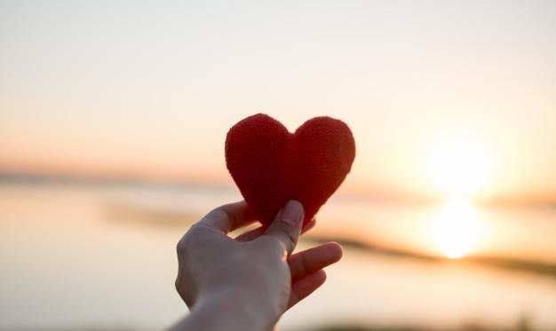 在感情中，面对一个转身离开的人应该怎样做？