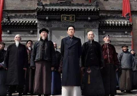 《诚忠堂》里有乔映霁这个人物吗？