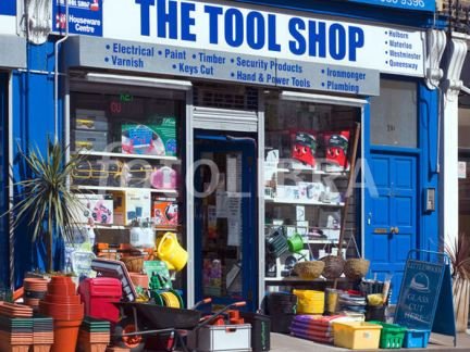 街边的五金店大都没什么生意，却一般不会倒闭，这是为什么？