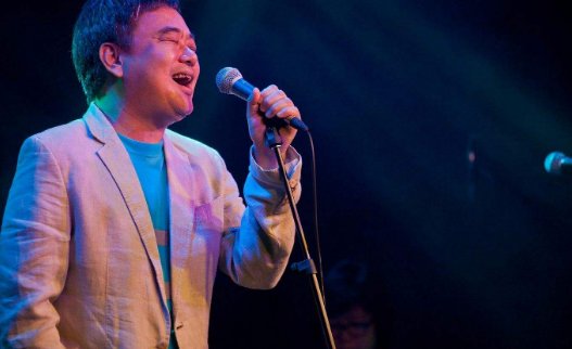 《把悲伤留给自己，所有快乐让你带走》是什么歌名？谁唱的