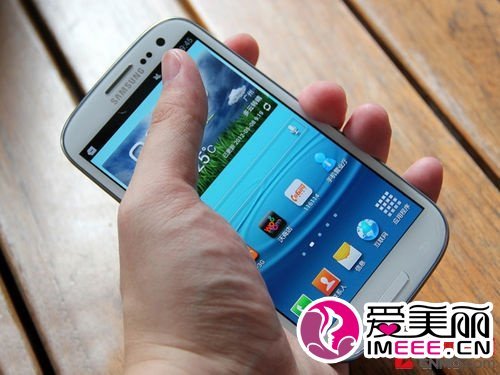 三星i9400的简介