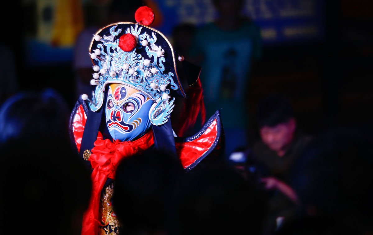 有谁知道四川变脸的原理和过程