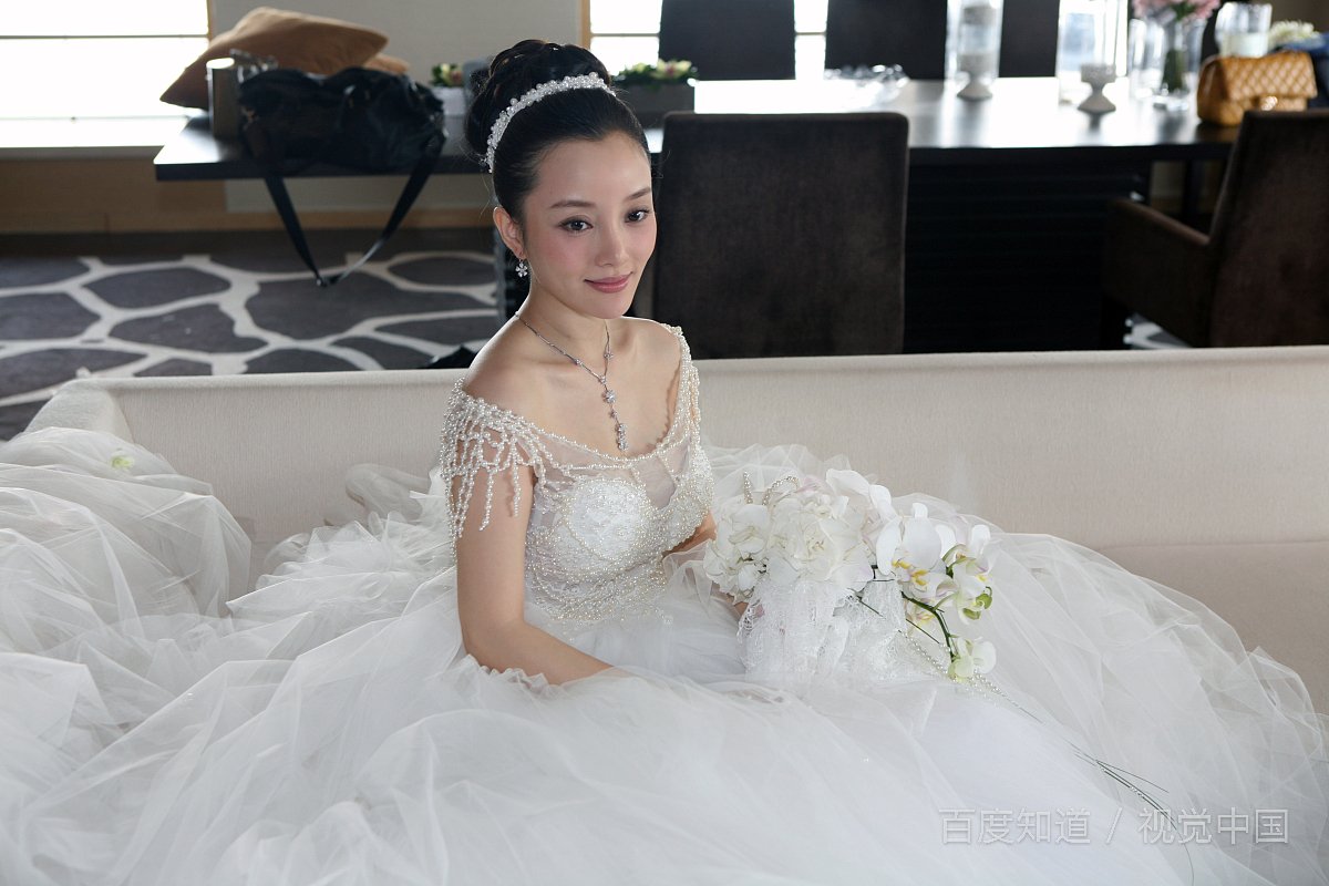 李小璐后援会辟谣李小璐恋情，明星后援会到底知道哪些未公开的秘辛？