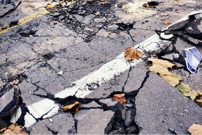 山崩地裂怎么造句?