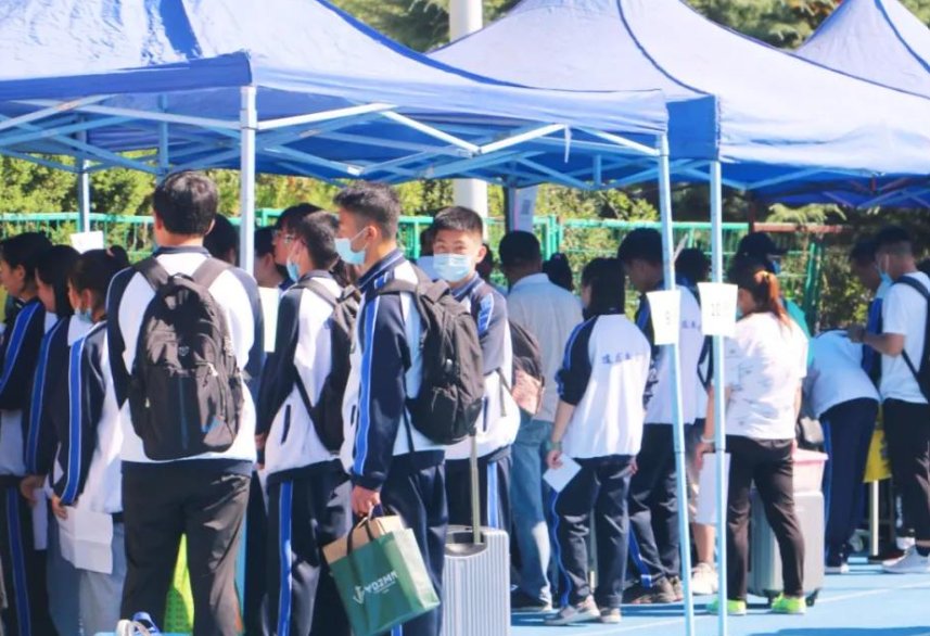 衡实中高三复读收费是多少