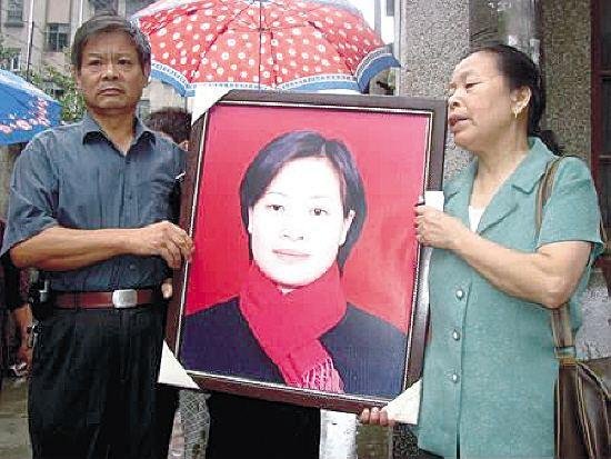 黄静裸死案回顾：历经五次尸检，男友嫌疑重大，最终却无罪释放！结果如何？