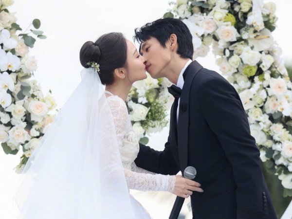 于玮比魏晨大几岁