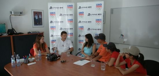 青奥志愿者家庭的和阿尔派妮结缘的故事