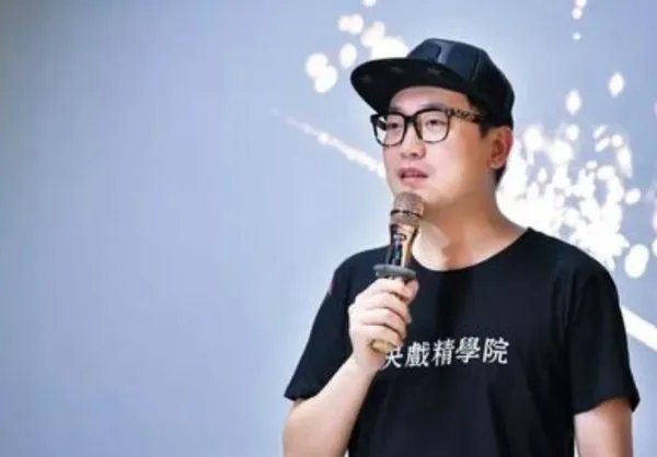 我走在没有你的夜里 好大的北京 这首歌叫名字