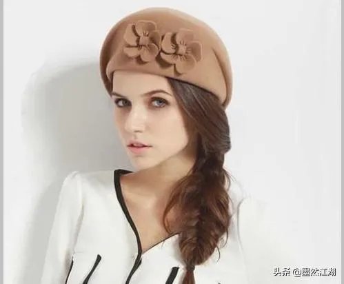 戴帽子的发型扎法？