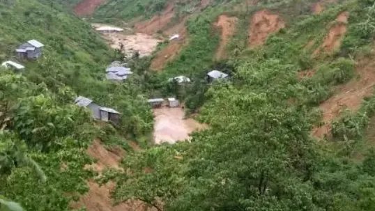 湖南麻阳受暴雨引发山体滑坡，道路中断房屋受损，造成的损失有多严重？