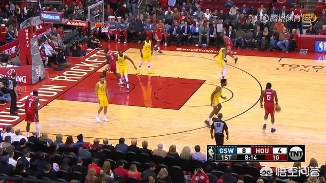 杜兰特偷袭卡佩拉，毫无巨星风范，网友怒喷欺软怕硬，对此你怎么看？