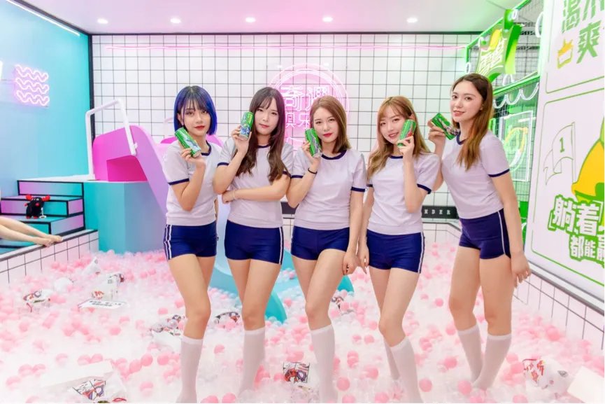 真情实感送福利!奇遇俱乐部CJ大型福利泳池受热捧