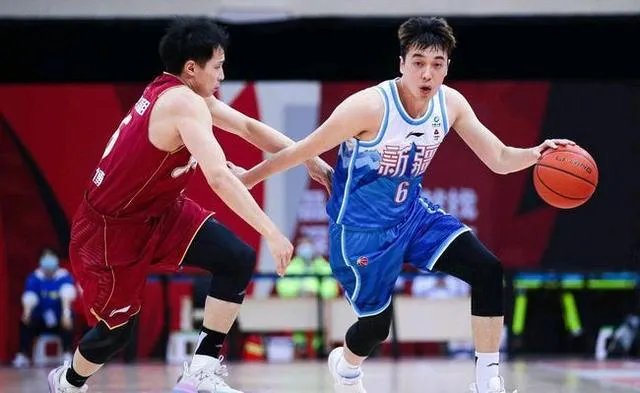 伊恩·克拉克与新疆男篮俱乐部签约后，新疆队实力如何？能否与广东一战？