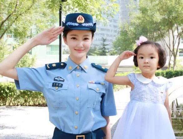 刘雨欣为什么改名叫刘玥霏 她和前夫李濛为什么离婚