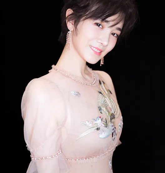 陈小纭个人资料多大年龄：陈小纭三围多少及图片