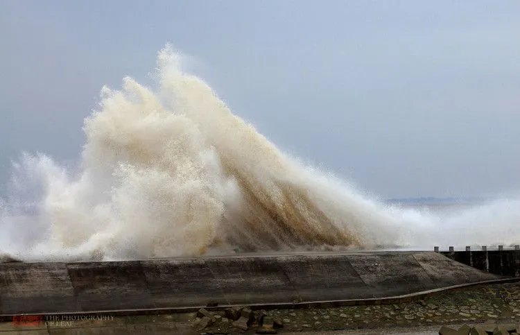 关于钱塘江大潮的名诗名句