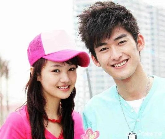 郑爽前男友被限制消费，随后立马回应，什么内容引起热议呢？