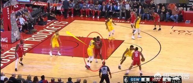 杜兰特偷袭卡佩拉，毫无巨星风范，网友怒喷欺软怕硬，对此你怎么看？