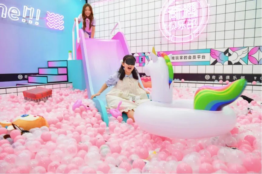 真情实感送福利!奇遇俱乐部CJ大型福利泳池受热捧