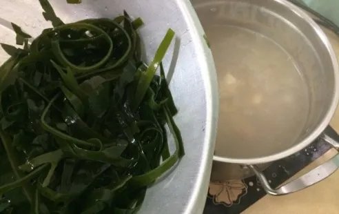 穿过你的秀发我的手海带炖猪蹄