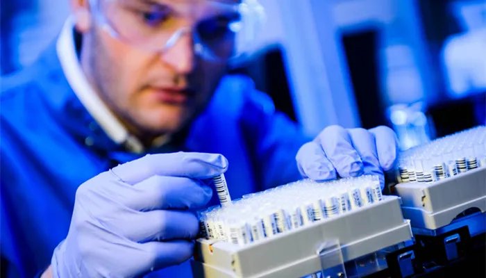 第一个获得诺贝尔奖的人是谁