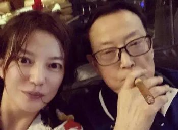 赵薇删除有关黄有龙的所有照片这番操作背后的真相是什么？