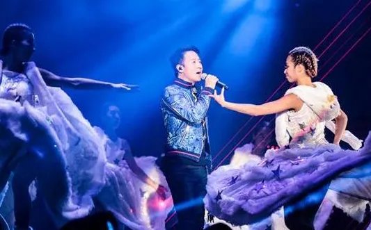 黎明演唱会遭骗薪坚持开唱了吗?