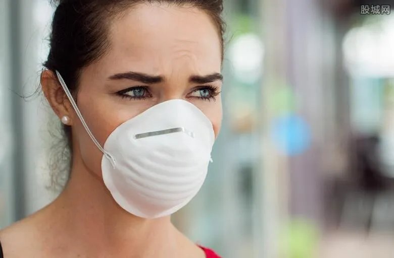 全球日增确诊超35万例 新增死亡病例4826例