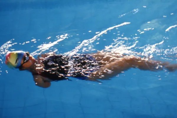 如何评价隐形的翅膀？剧情怎么样？