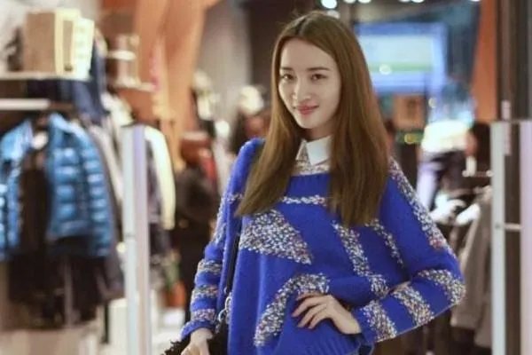 赵雅淇出道以来绯闻不断，就连李泽楷之前都与她传过绯闻，这样的女人究竟是有什么样的魅力？