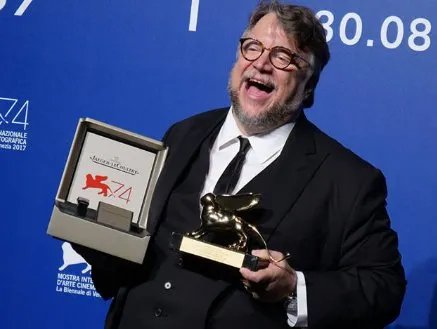 获金狮奖的《水形物语》的导演是谁？