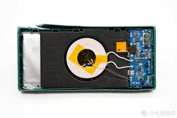 紫米移动电源拆解